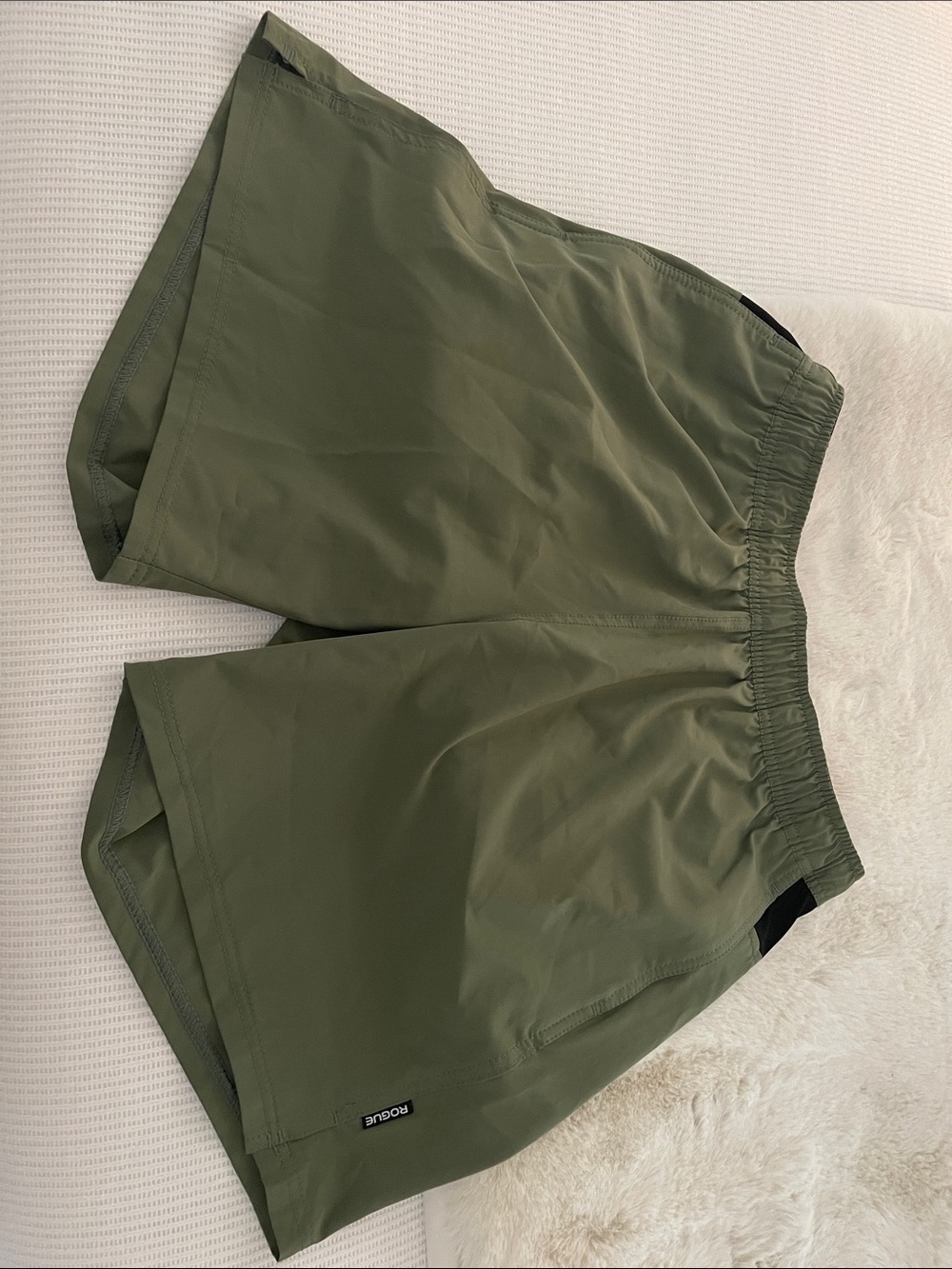 Men’s Rogue shorts, size large